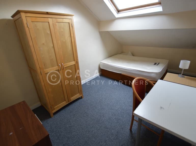 68 CARDIGAN ROAD  - Image 4