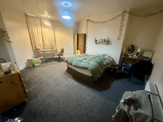 SUPERB 10 BED 2 KITCHENS 4 SHOWERS  - Image 8