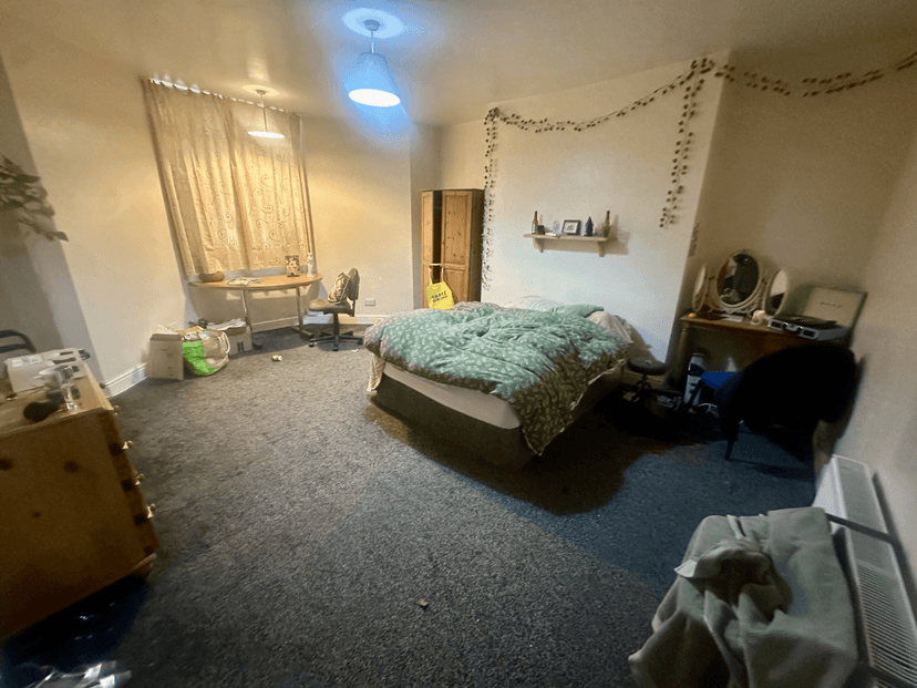 SUPERB 10 BED 2 KITCHENS 4 SHOWERS  - Image 8