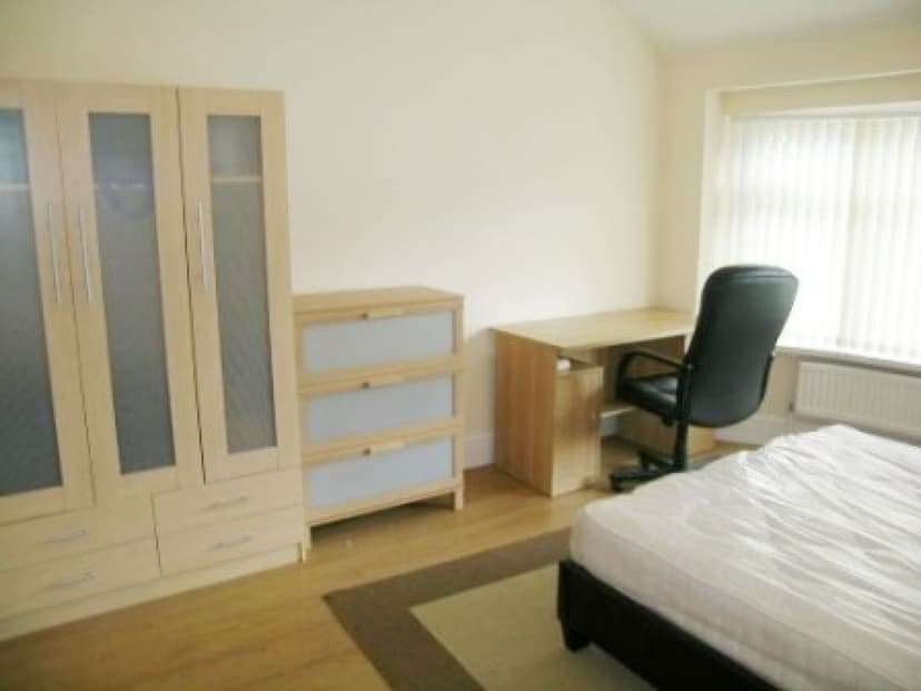 Mauldeth Road - Image 1