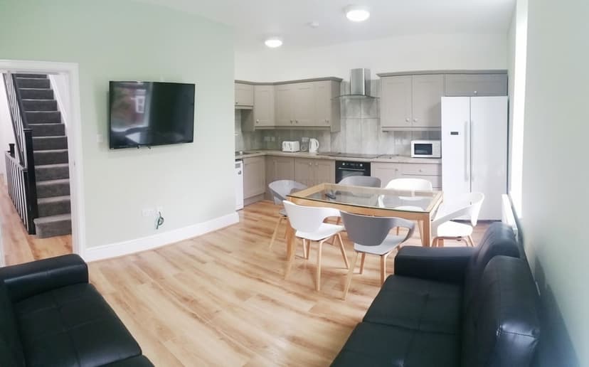 Amherst Road - Image 1