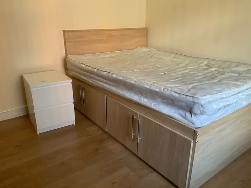 Beverly Road - Image 5