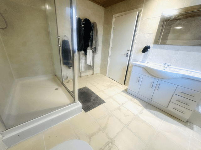 236 Kirkstall Lane, Leeds - Image 8