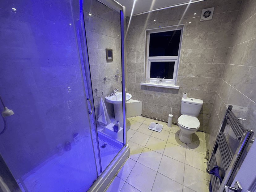 8 BEDROOM BIG PROPERTY  - Image 2