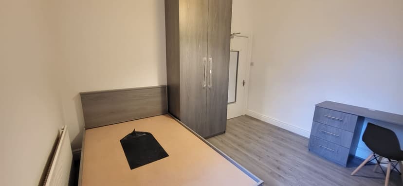 Mauldeth Road - Image 8