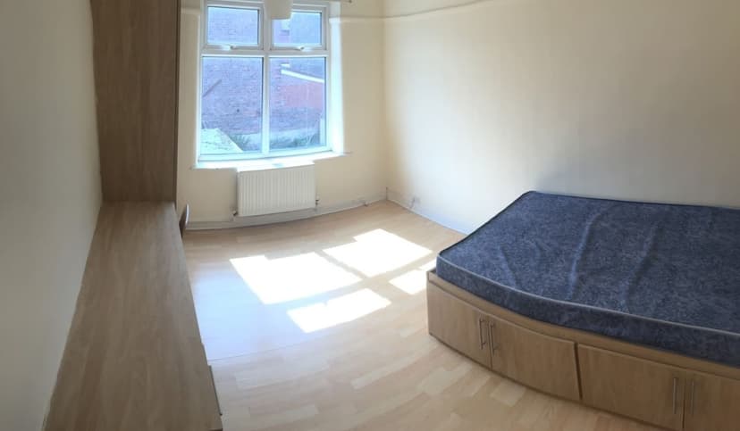 Leeshall Crescent - Image 5