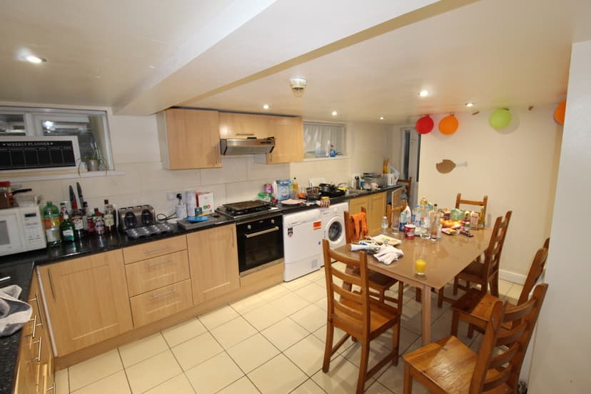 4 Ashwood Terrace, Leeds - Image 9