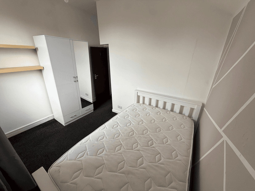 160 Harlaxton Drive, Nottingham - Image 5