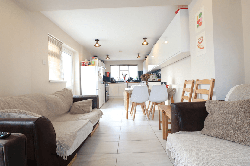 Harriet Street, Cathays, Cardiff - Image 8