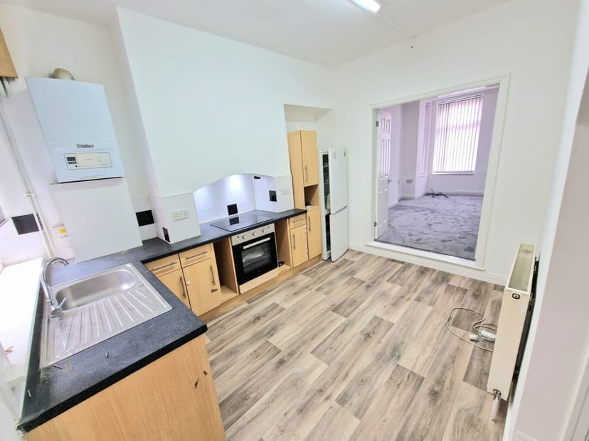 Slade Lane - Image 4