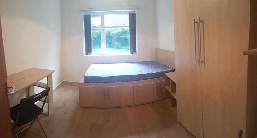 lathom Road - Image 7