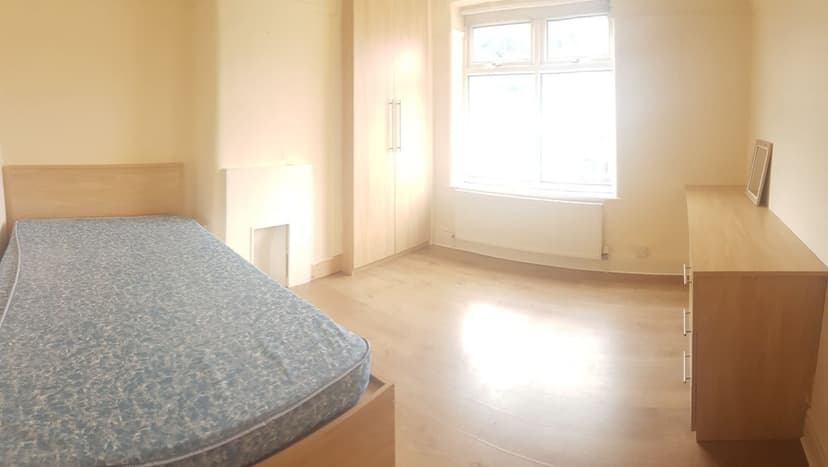 Leeshall Crescent - Image 7