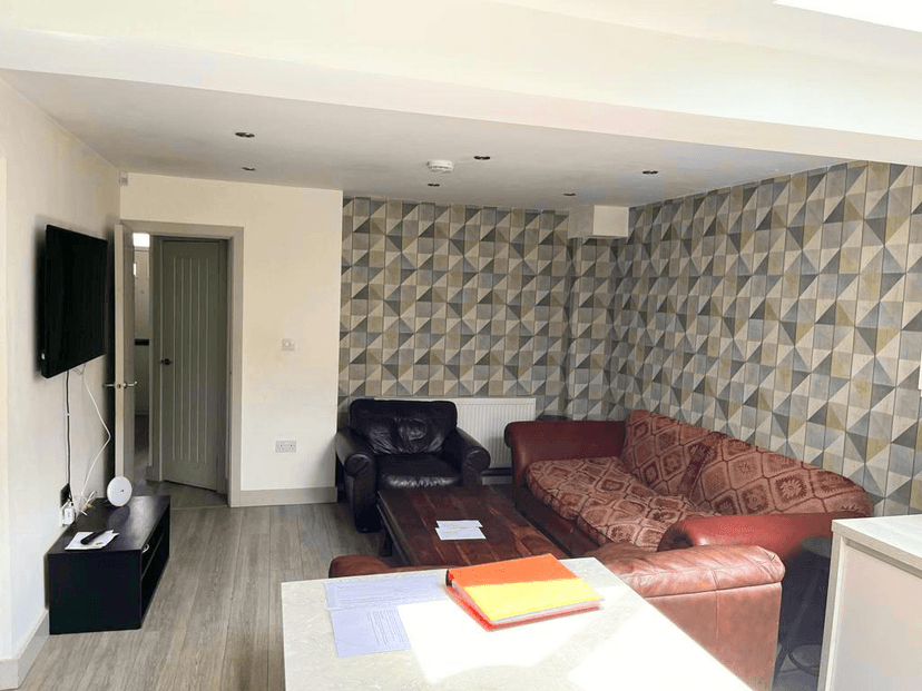 128 Bournbrook Road - Image 2