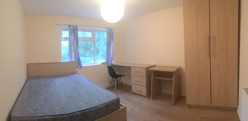 Clifton Avenue - Image 4