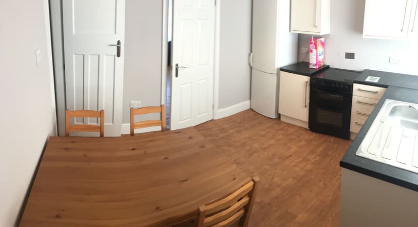 Kingswood Road - Image 3