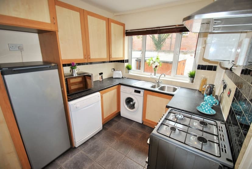 beverly road - Image 2