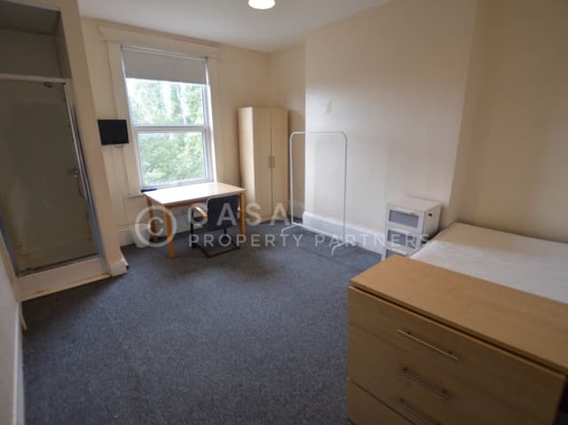 68 CARDIGAN ROAD  - Image 6