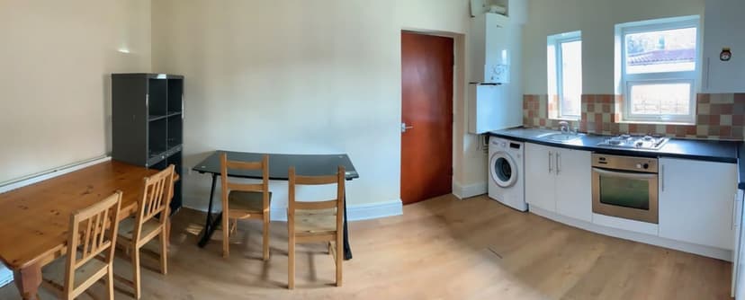 Edgeworth Drive - Image 1