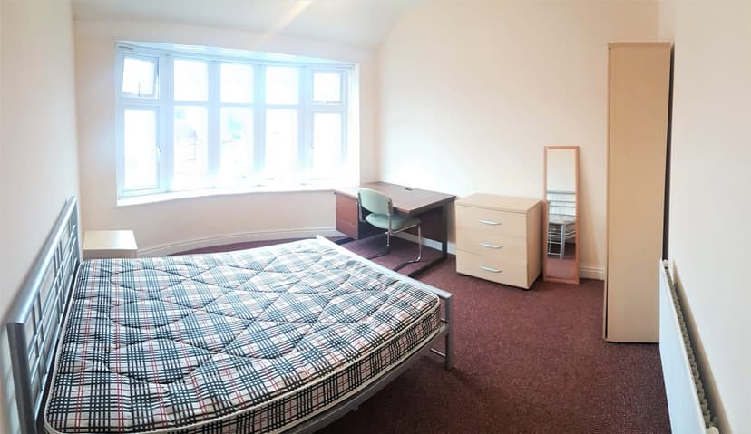 Delacourt Road - Image 7