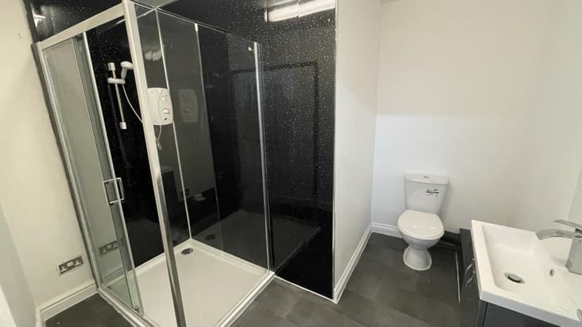 Dickenson Road 3 - Image 6