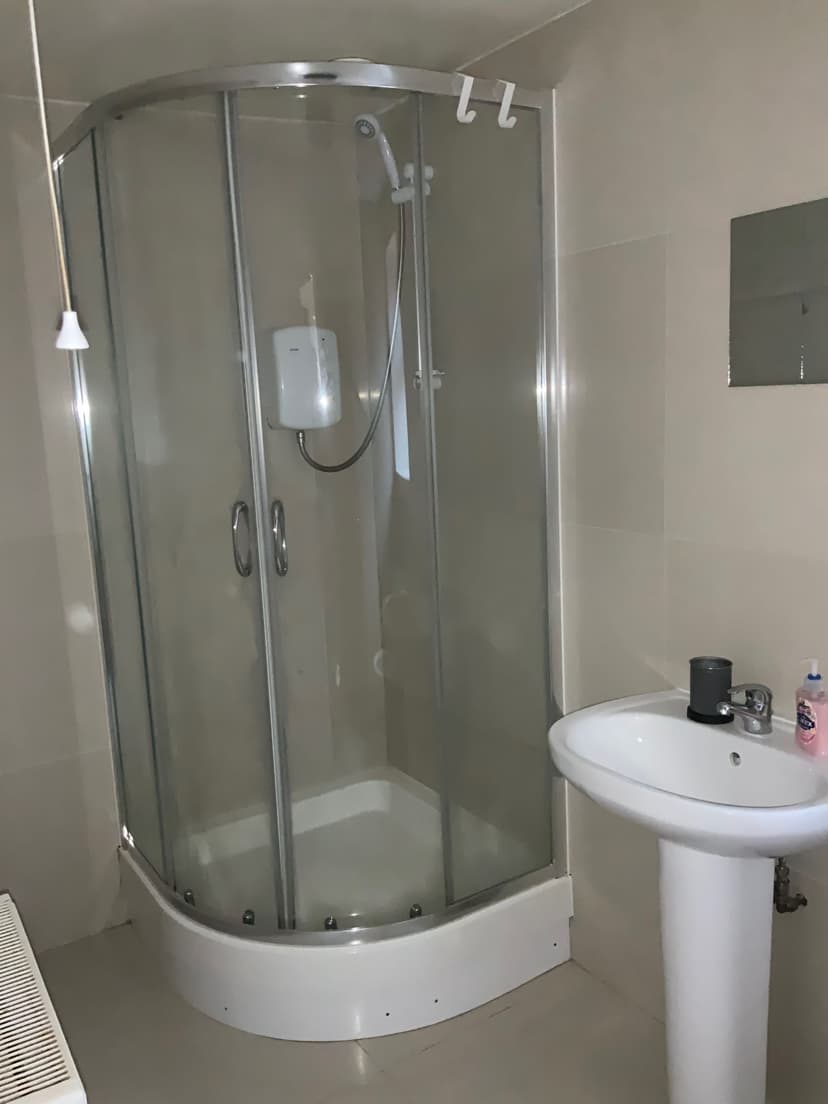 Clifton Avenue - Image 11