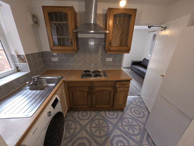 131 Harrington Drive, Nottingham - Image 3