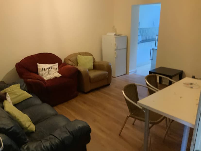 Clifton Avenue - Image 6