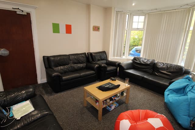 4 Ashwood Terrace, Leeds