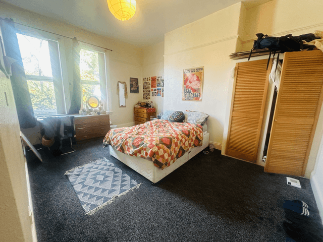 SUPERB 10 BED 2 KITCHENS 4 SHOWERS  - Image 12