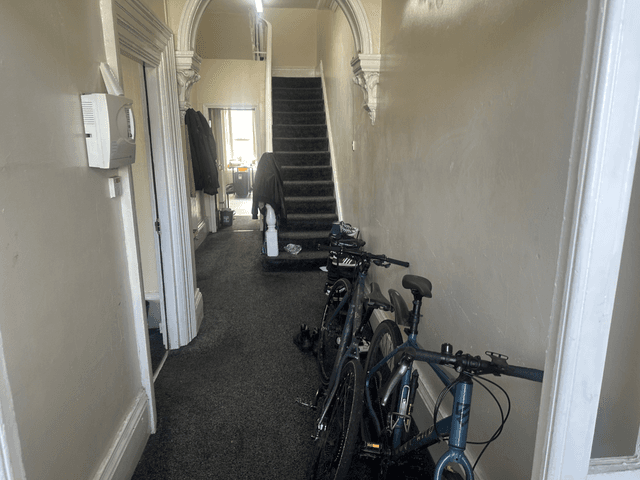 BIG 9 BED PROPERTY IN HEADINGLEY  - Image 2