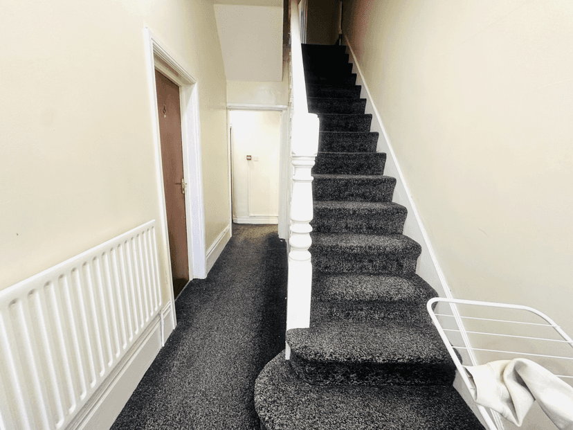 236 Kirkstall Lane, Leeds - Image 6