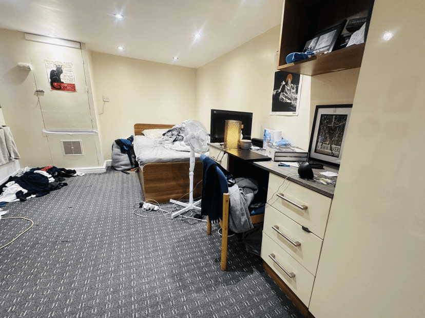 236 Kirkstall Lane, Leeds - Image 18