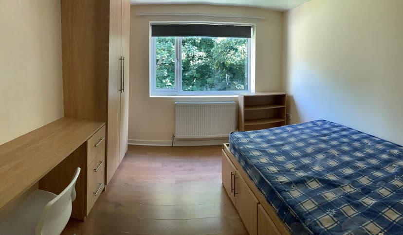 Clifton Avenue - Image 5