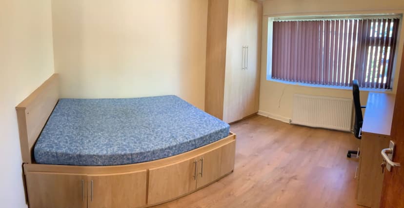 Clifton Avenue - Image 7