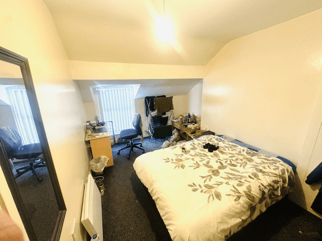 BIG 9 BED PROPERTY IN HEADINGLEY  - Image 9