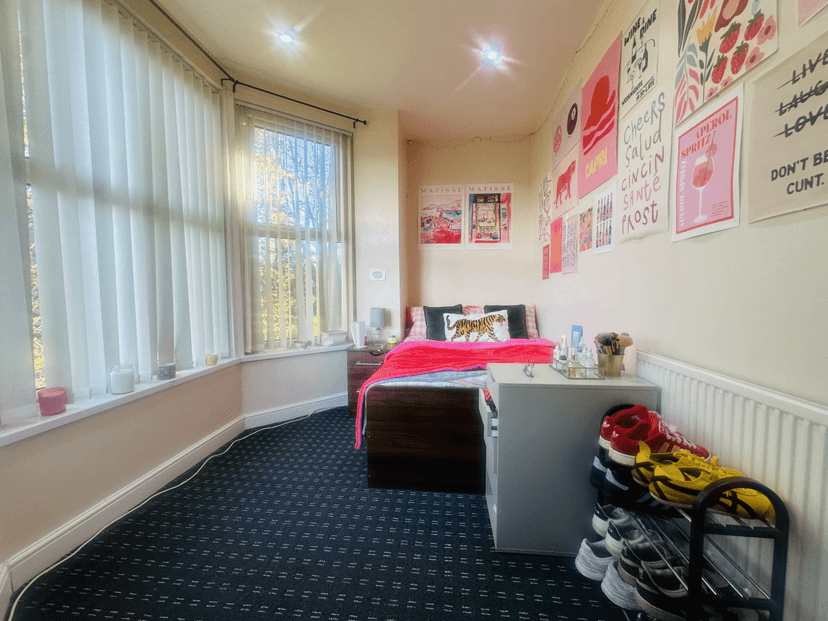 236 Kirkstall Lane, Leeds - Image 9