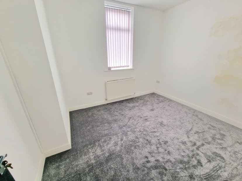 Slade Lane - Image 9