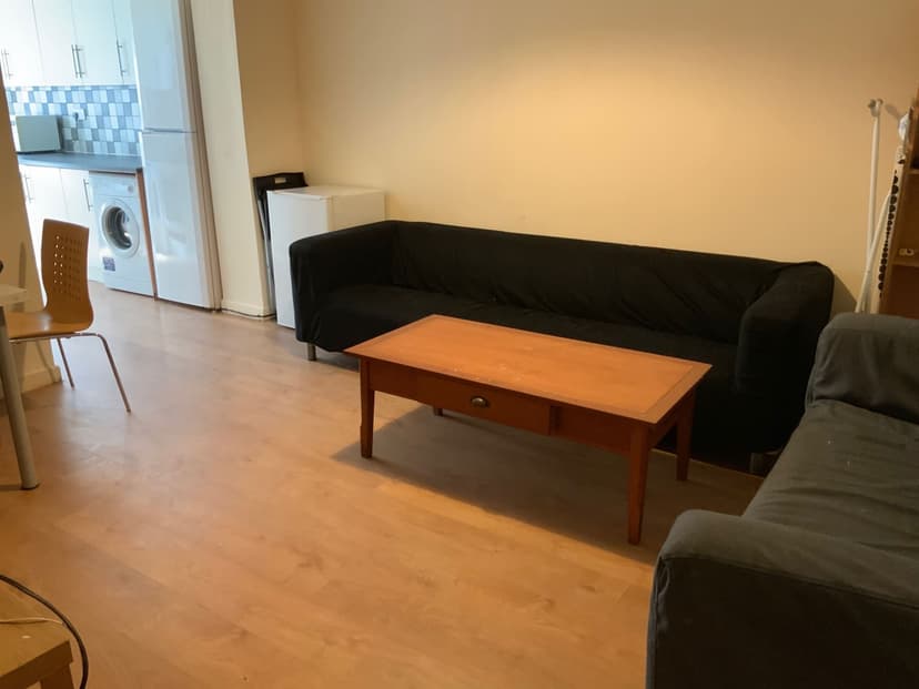 Clifton Avenue - Image 3