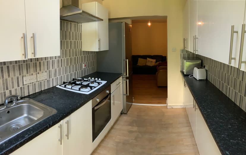 Clifton Avenue - Image 3