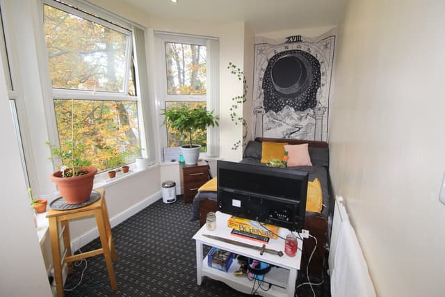 236 Kirkstall Lane, Leeds - Image 5