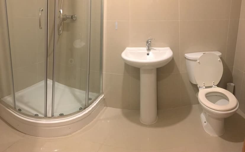 Clifton Avenue - Image 8