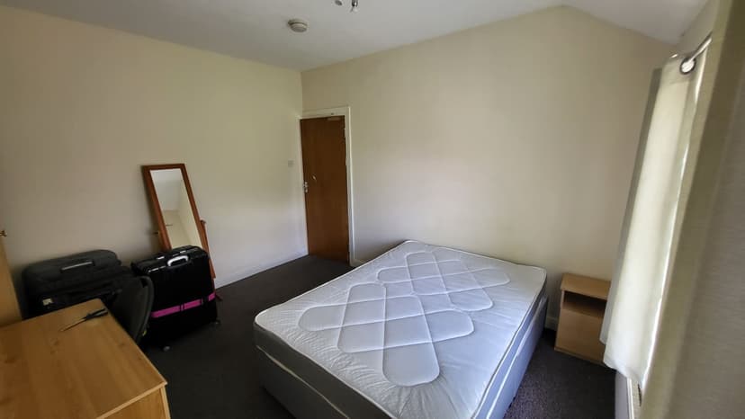 Parrswood Road - Image 8