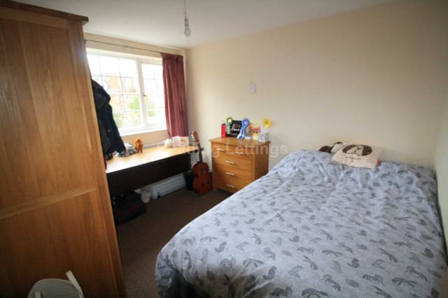 CRESCENT ROAD - Image 6