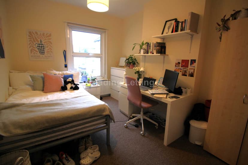 BLENHEIM ROAD - Image 11