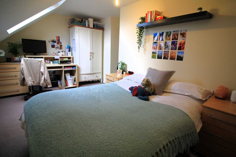 BLENHEIM ROAD - Image 15