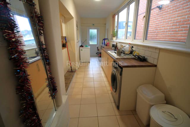 BLENHEIM ROAD - Image 5