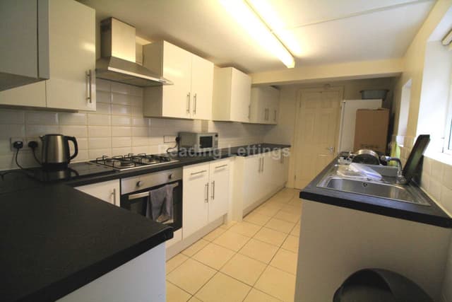 DONNINGTON GARDENS - Image 2