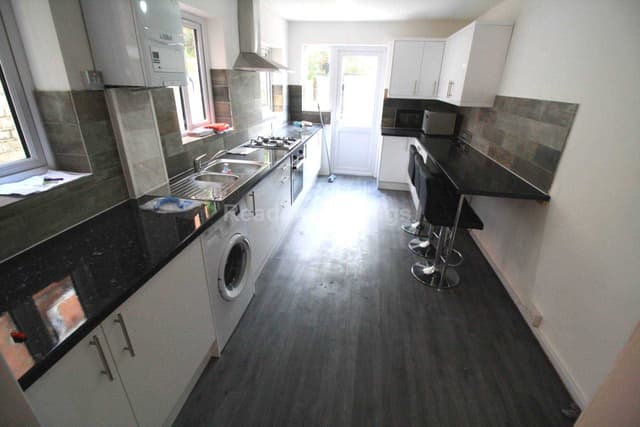 GRANGE AVENUE - Image 4