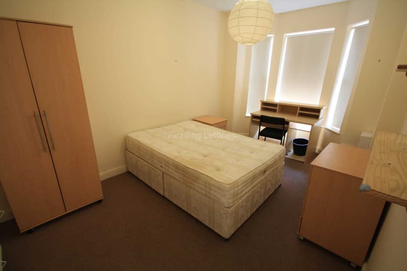 BLENHEIM ROAD - Image 2