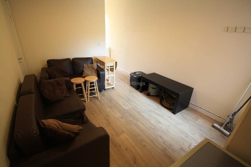 BLENHEIM ROAD - Image 3